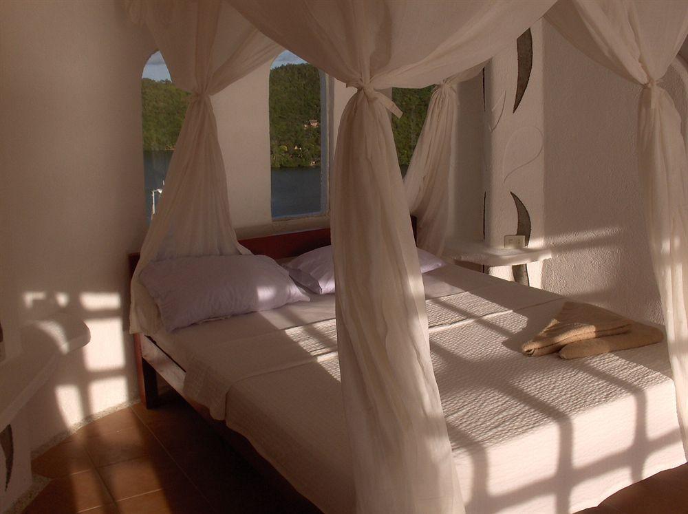 Resort Al Faro Cosmio Palawan